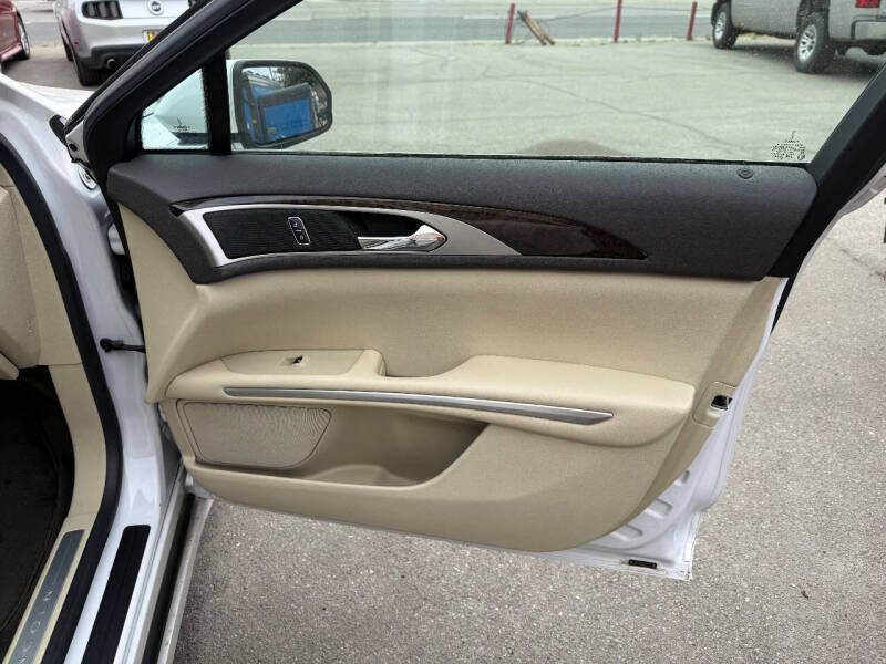 2014 Lincoln MKZ