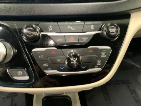 2020 Chrysler Voyager LX