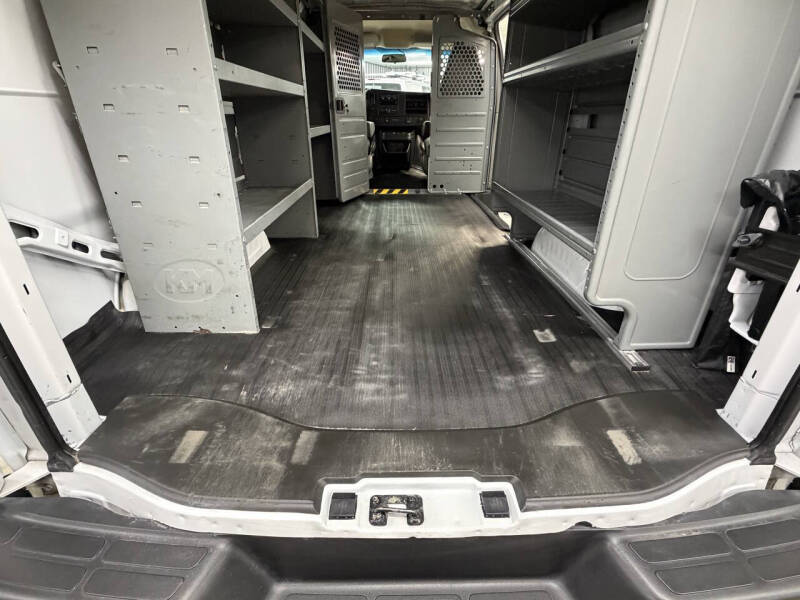 2023 GMC Savana 2500