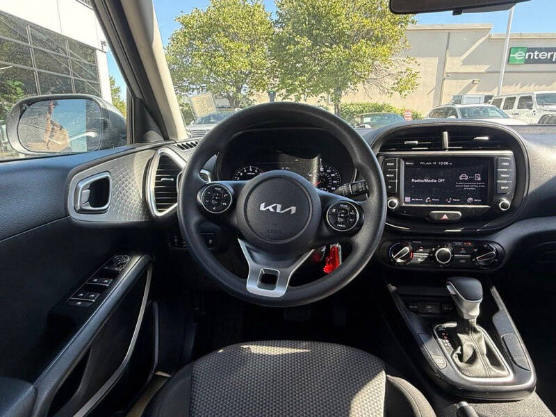 2022 Kia Soul LX