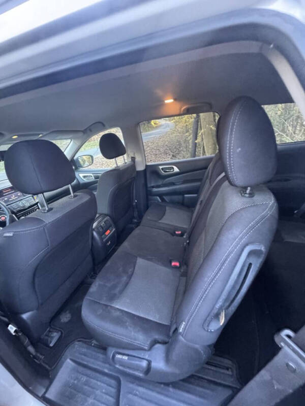 2020 Nissan Pathfinder SV