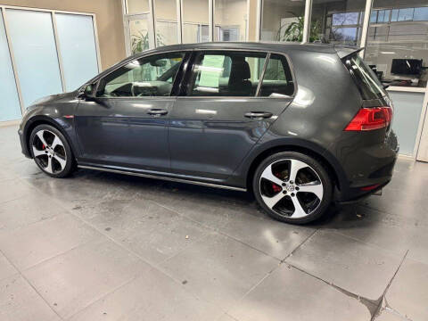 2017 Volkswagen Golf GTI S