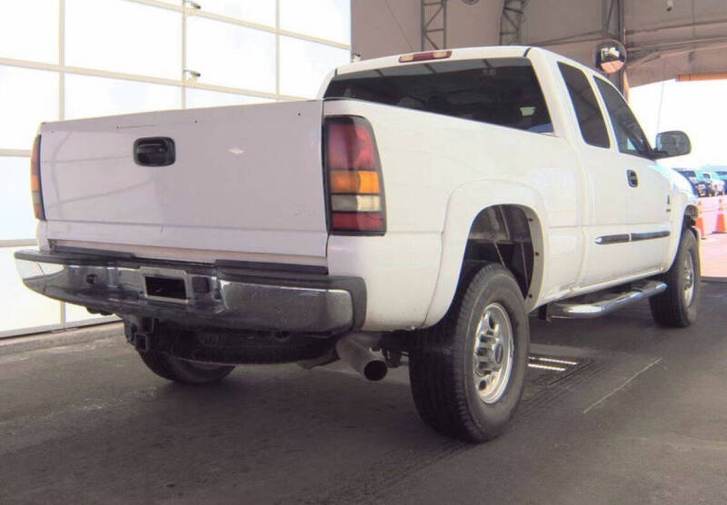 2005 GMC Sierra 2500HD