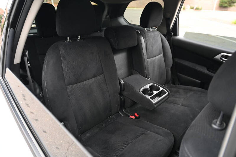 2013 Nissan Pathfinder SV