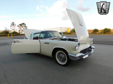 1957 Ford Thunderbird