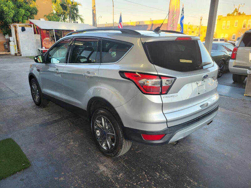 2018 Ford Escape SE photo 4