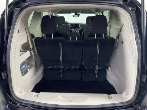 2024 Chrysler Voyager LX