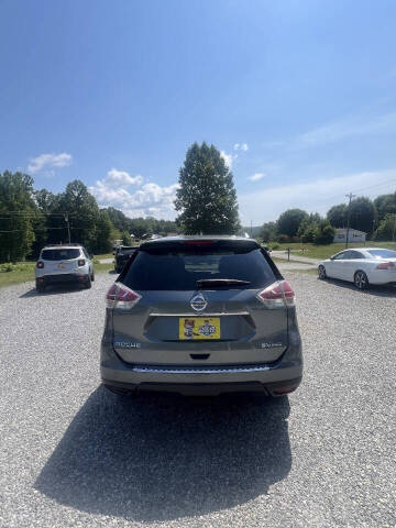 2016 Nissan Rogue SV