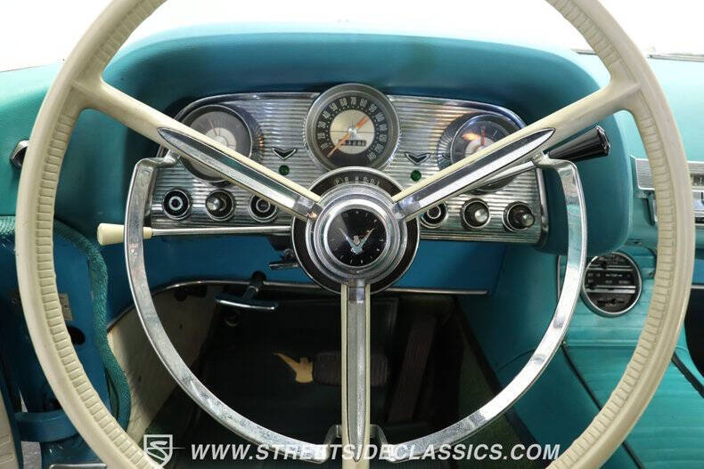 1958 Ford Thunderbird