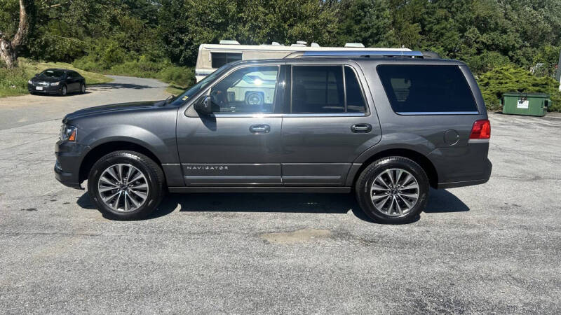 2017 Lincoln Navigator Select