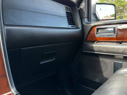 2016 Lincoln Navigator Select