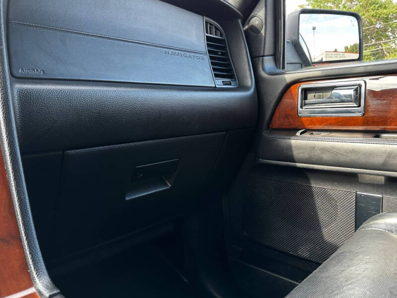 2016 Lincoln Navigator Select