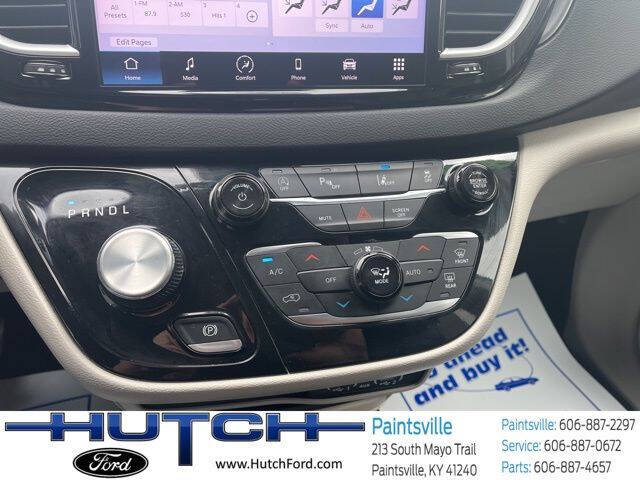 2024 Chrysler Pacifica Touring L