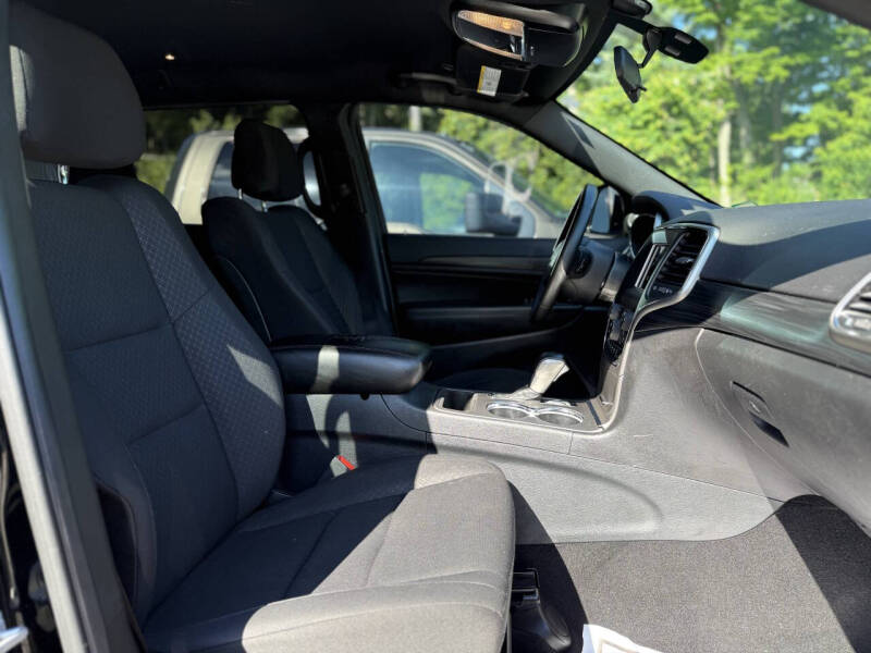 2019 Jeep Grand Cherokee Laredo