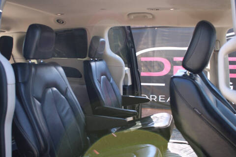 2022 Chrysler Pacifica Touring L
