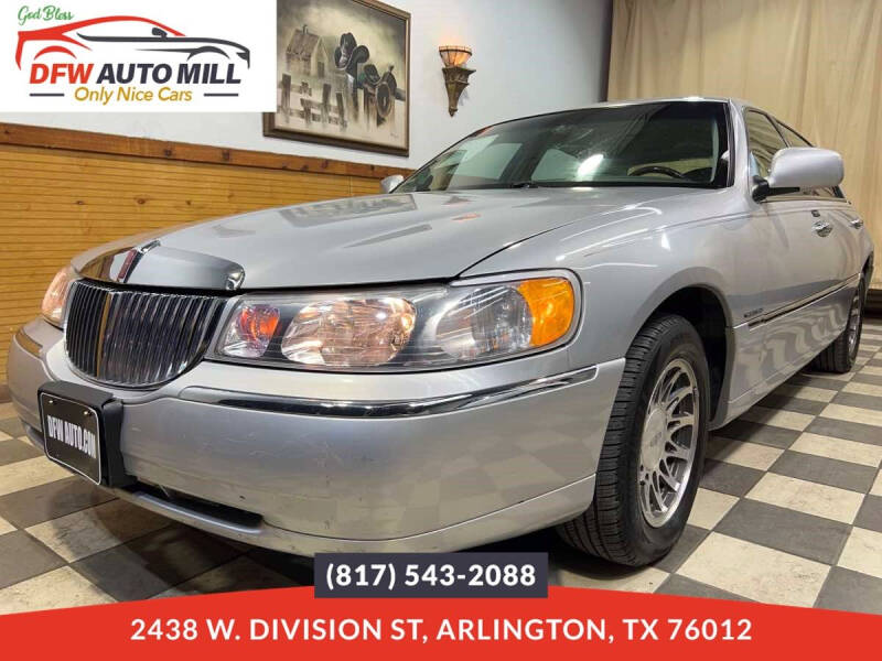 2001 Lincoln Town Car For Sale
