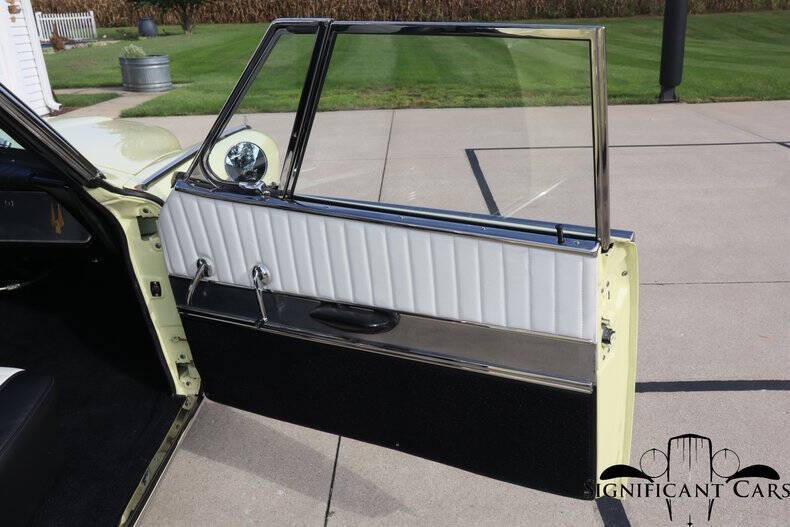 1962 Studebaker GT Hawk