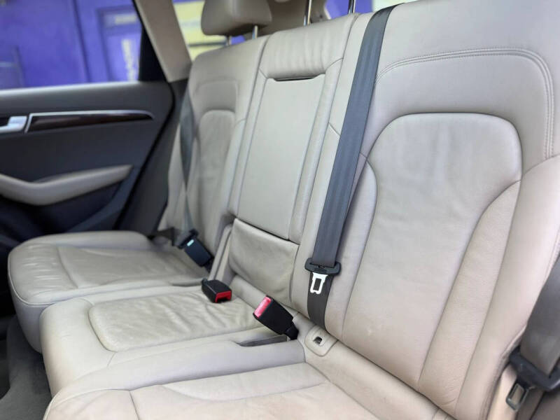 2011 Audi Q5 2.0T quattro Premium Plus