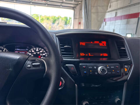 2014 Nissan Pathfinder S
