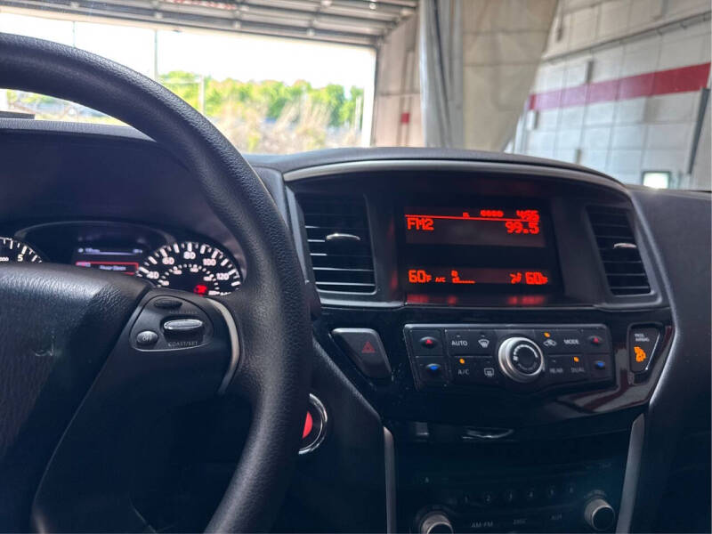 2014 Nissan Pathfinder S