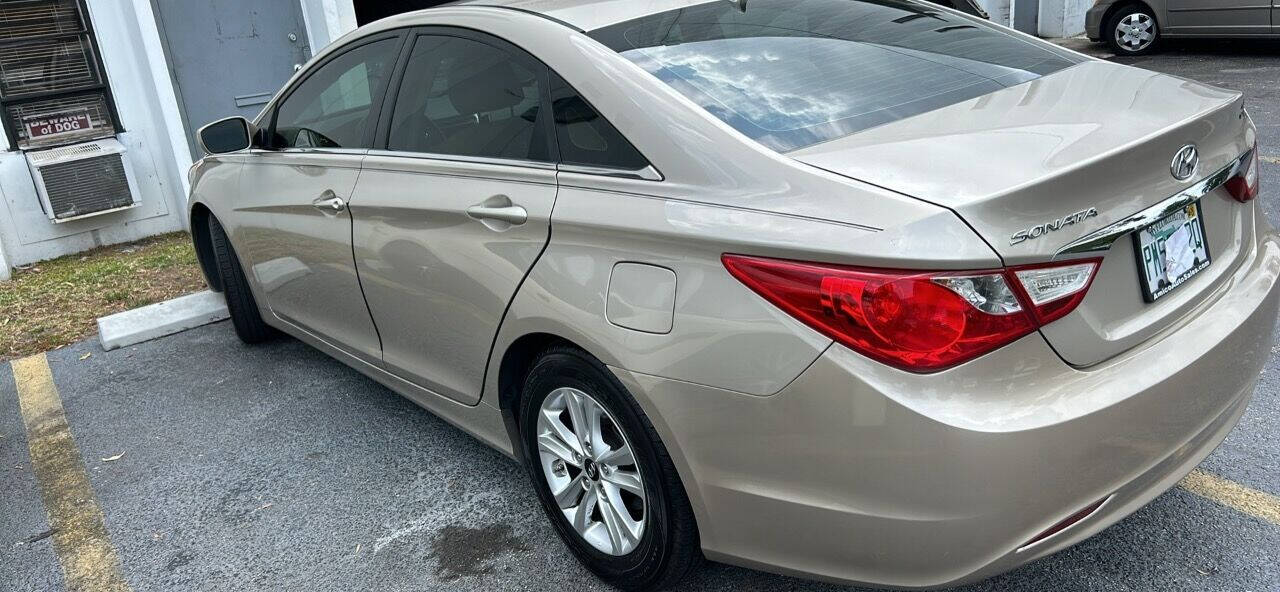 2011 Hyundai SONATA for sale at Amico Auto Sales in Margate, FL