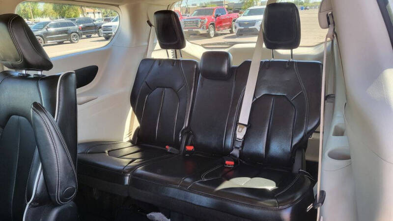 2024 Chrysler Pacifica Plug-In Hybrid Select
