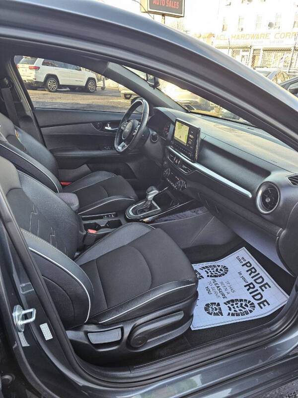 2022 Kia Forte GT Line