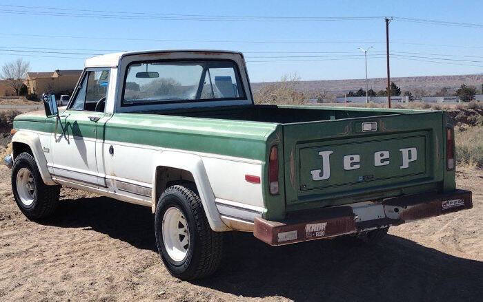 1973 Jeep J-4000