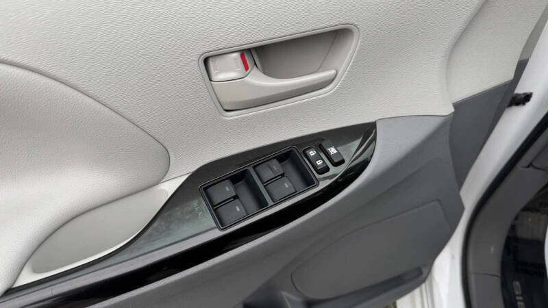 2014 Toyota Sienna L 7-Passenger