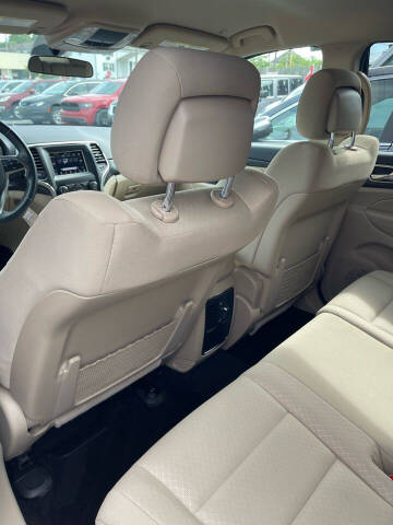 2019 Jeep Grand Cherokee Laredo