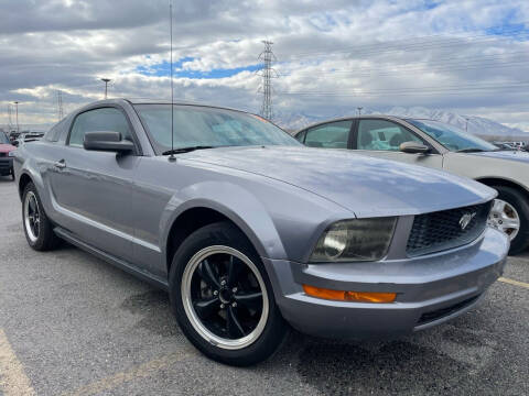 2007 Ford Mustang for sale at BELOW BOOK AUTO SALES in Idaho Falls ID