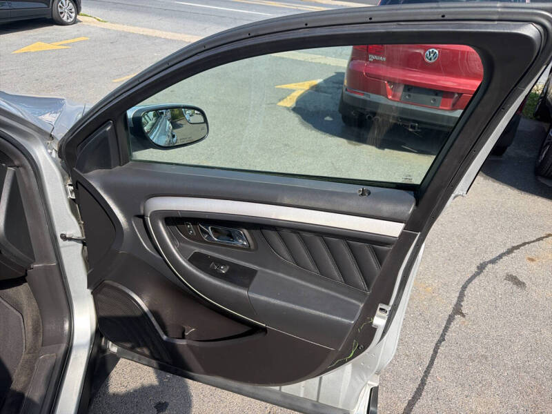 2013 Ford Taurus SEL