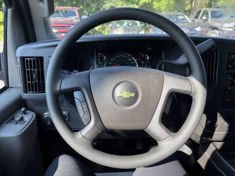 2025 Chevrolet Express 2500