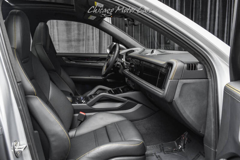 2025 Porsche Cayenne GTS