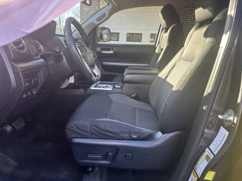 2017 Toyota Tundra SR5