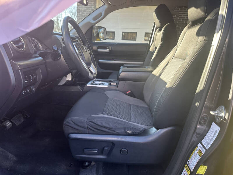 2017 Toyota Tundra SR5