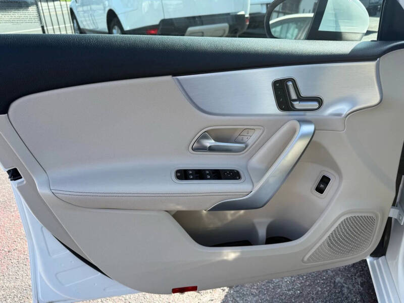 2019 Mercedes-Benz A-Class A 220