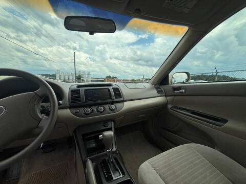 2005 Toyota Camry LE