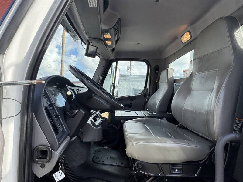 2015 Freightliner M2 112
