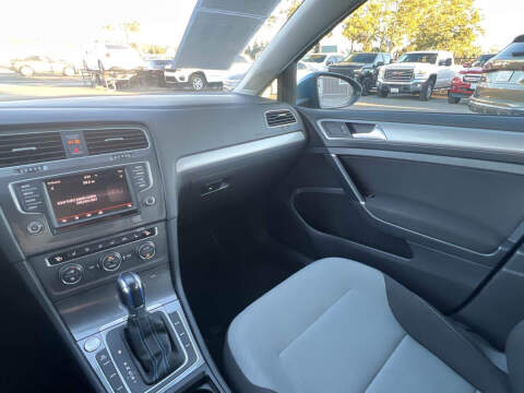 2016 Volkswagen e-Golf SE