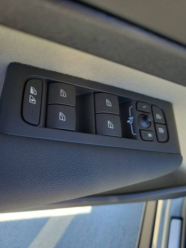 2026 Volvo XC40 B5 Ultra