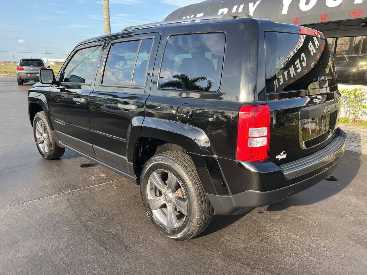 2017 Jeep Patriot  - $13,900