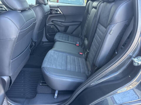 2025 Mitsubishi Outlander SE