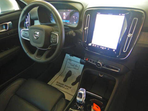 2025 Volvo XC40 B5 Plus Bright Theme