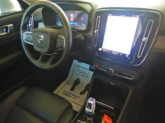 2025 Volvo XC40 B5 Plus Bright Theme