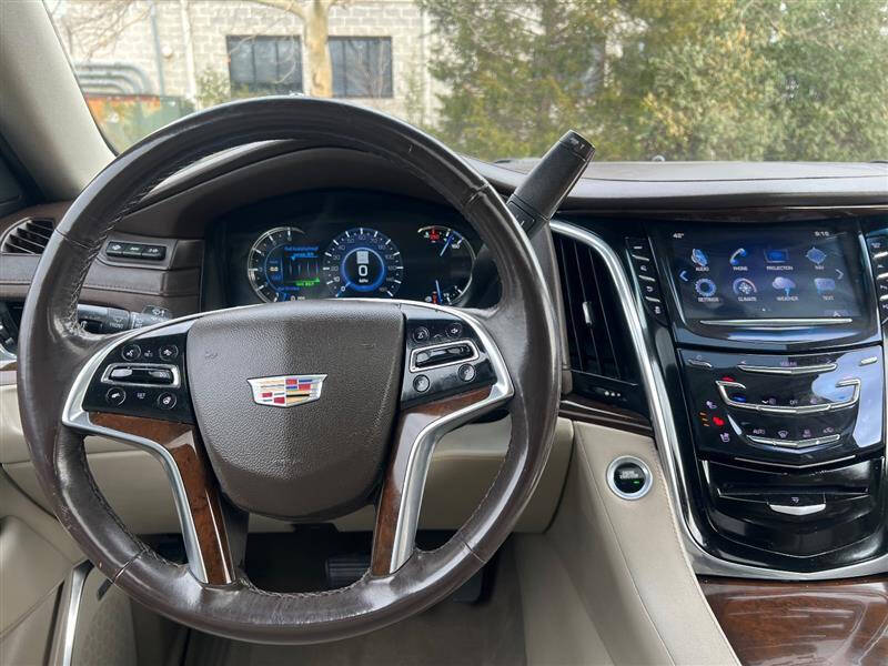 2017 Cadillac Escalade Luxury
