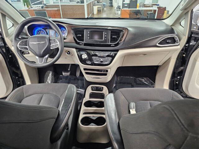 2017 Chrysler Pacifica Touring