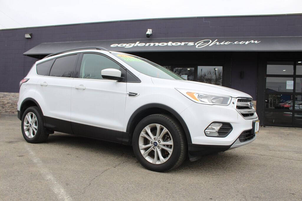 White 2018 Ford Escape SE AWD SE 4dr SUV 1