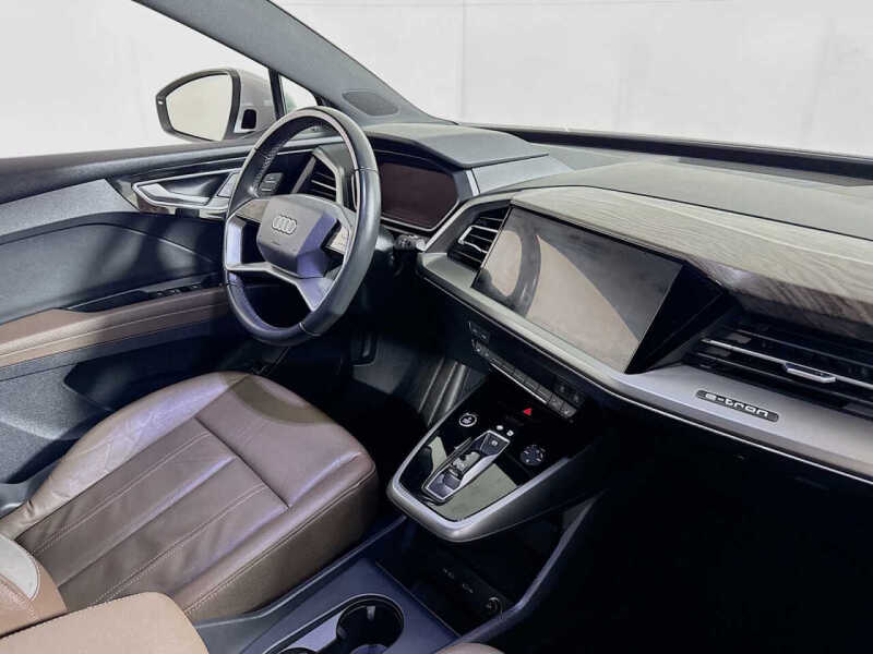 2022 Audi Q4 e-tron quattro Premium 50