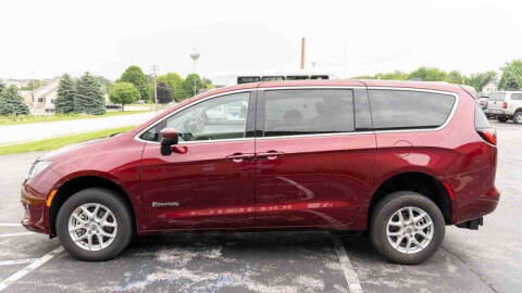 2022 Chrysler Voyager LX